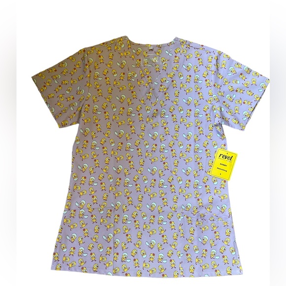 Women’s Baby Chick Print Scrub Top. - Picture 1 of 3
